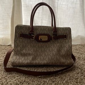 Cute Michael Kors Tote Bag Purse. Gently used, still good condition.